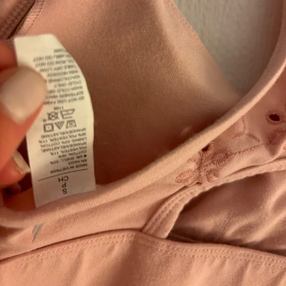 Old navy sports bra - Picture 3 of 3